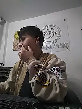 Im_Milan_Rs: вебкам-шоу