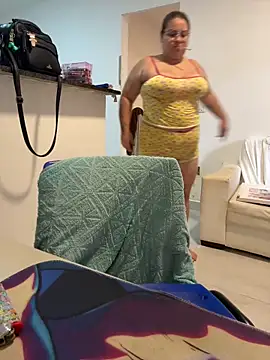 Chat +18 de carola_hotwife ao vivo