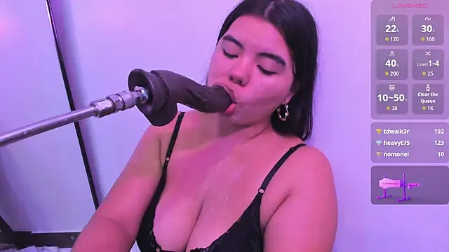 klhoe_boobs Webcam Show