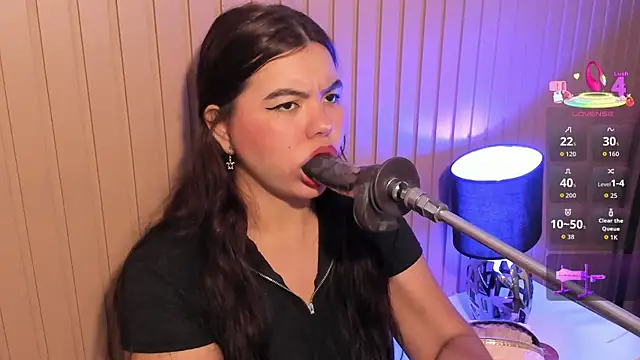 klhoe_boobs Webcamshow