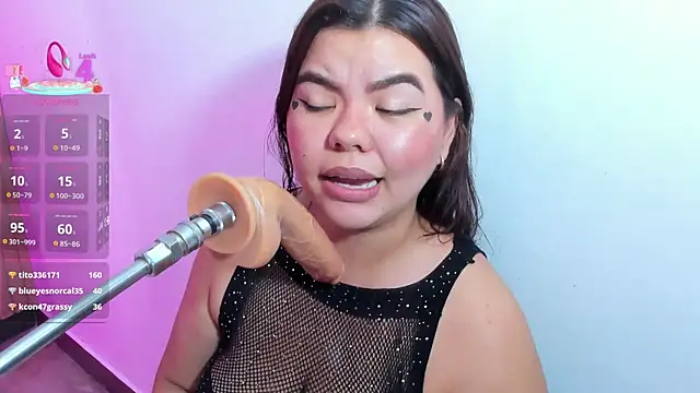 klhoe_boobs' Live XXX Chat
