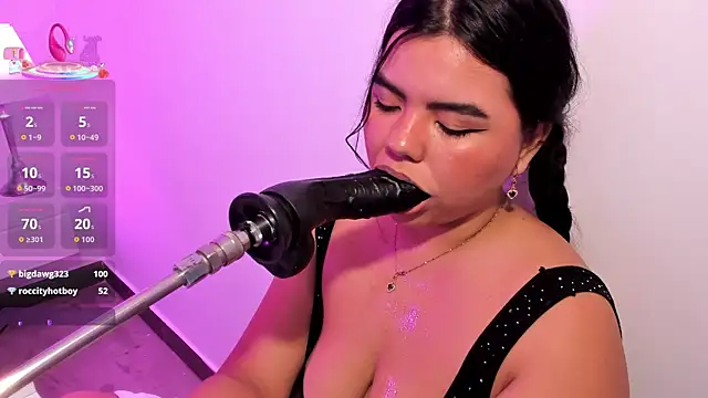 klhoe_boobs' Live XXX Chat