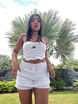 Mariangel_11's Live Chat Room