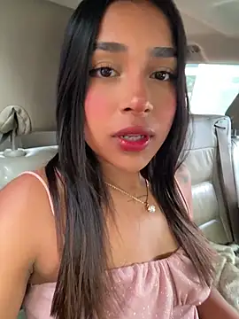 Chat +18 de Mariangel_11 ao vivo