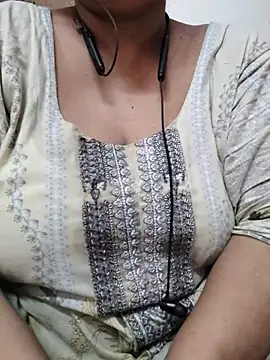 צ'אט XXX בשידור חי של zeepe19