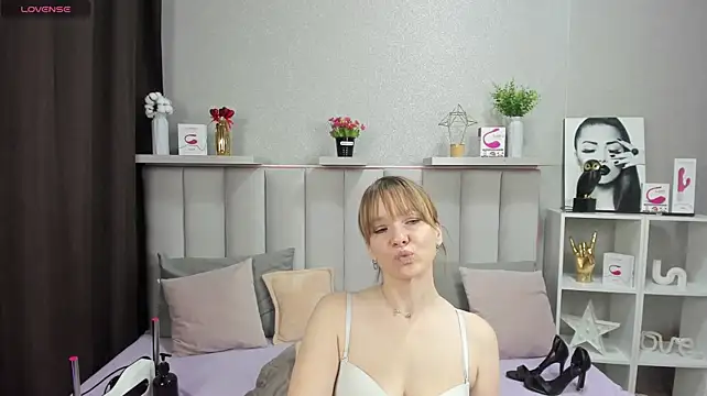 KattyPeachX's Webcam Show