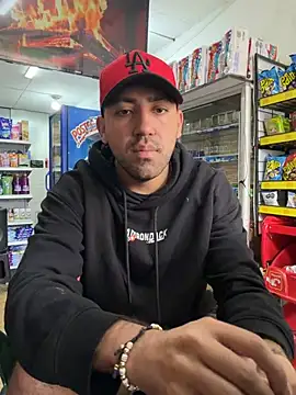 JuanZapata33 Show in webcam