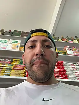 JuanZapata33 Show in webcam