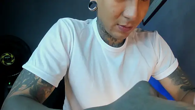 عرض كام Travisttanner28