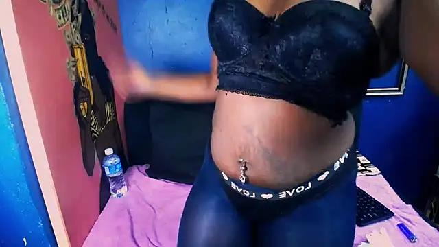 Littleindianmilf Adlı Modelin Web Kamerası Şovu