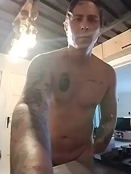 Show modela raulpd na web-kameri
