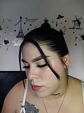 הופעת וובקאם של BigTits_Kitty