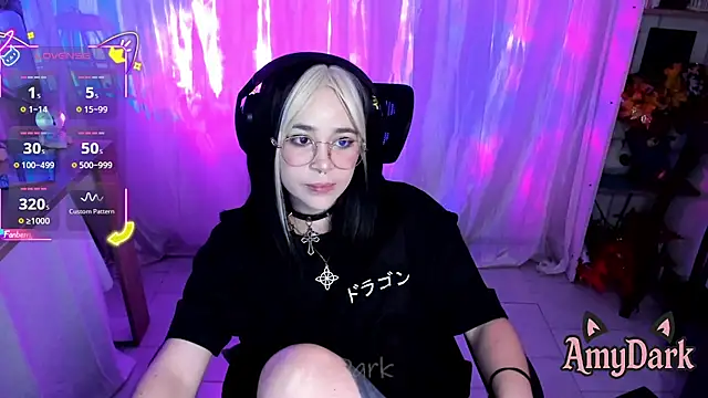 _AmyDark Show in webcam