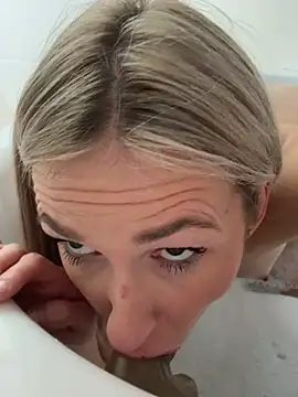 lola_tentatiion webcam show