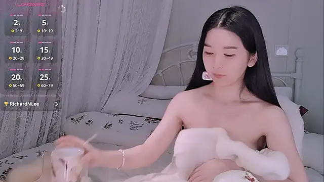 BingLin-'s Live XXX Chat