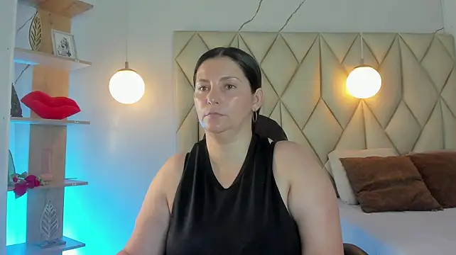 צ'אט XXX בשידור חי של angelswets
