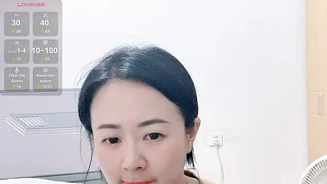 fanfan-FF's Live XXX Chat