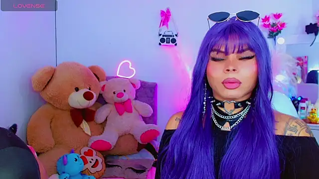 הופעת וובקאם של AdanKinng