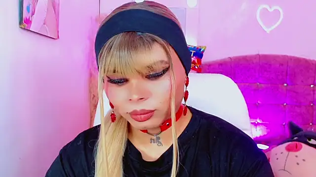 Show modela AdanKinng na web-kameri