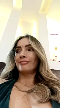 Loly_Horny Adlı Modelin Web Kamerası Şovu
