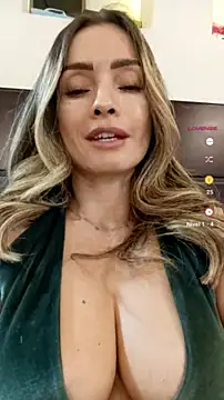 Loly_Hornyn Webbikameraesitys
