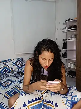 Karii-R Adlı Modelin Canlı XXX Sohbeti
