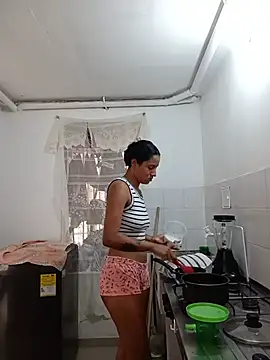 Karii-R Chat XXX live