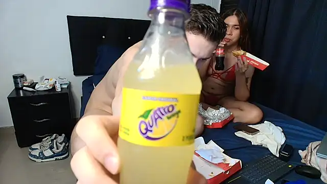 NicoDavisOfficial Show in webcam