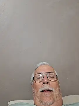 NawtyB1965 Show in webcam