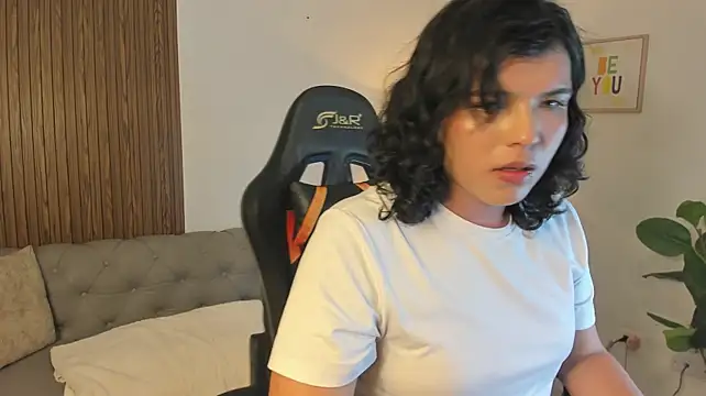 Show modela sammybrunette1 na web-kameri