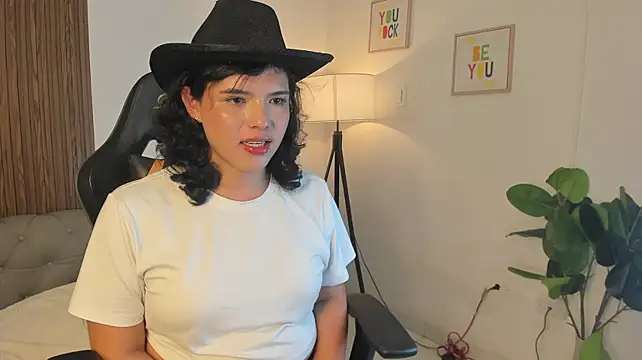 Pokazy przed kamerką – sammybrunette1