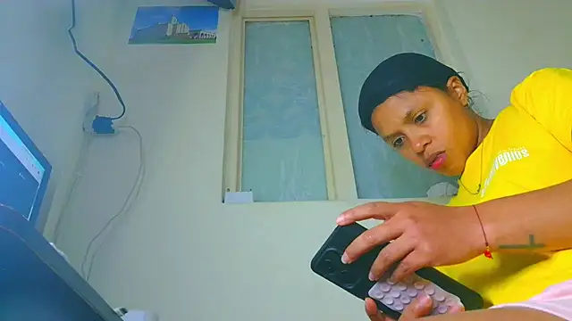 Samary_thomas Adlı Modelin Canlı XXX Sohbeti