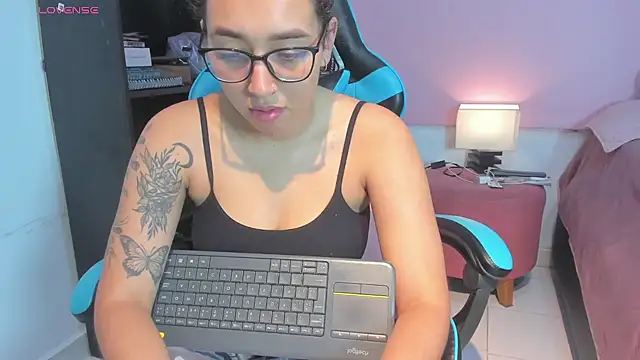 _maria_foxx_'s Live XXX Chat