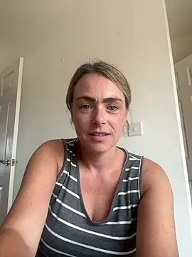 Živý XXX chat LouiseLovesFun