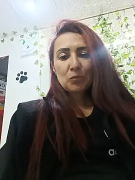 XXX chat uživo modela saray_hotty