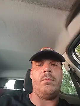 WadedGuzzling Show in webcam