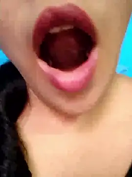 Anki-doll Adlı Modelin Canlı XXX Sohbeti