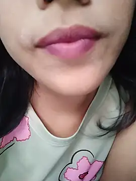 XXX chat uživo modela Anki-doll