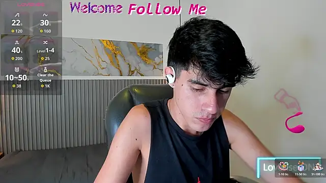 Dyla_n18 Show in webcam
