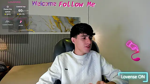 Dyla_n18 Show in webcam