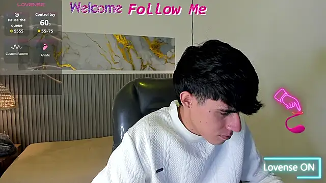 Dyla_n18's Webcam Show