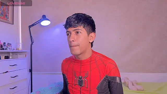 Show modela teobrowny na web-kameri