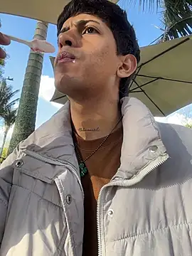 teobrowny 网络视讯表演