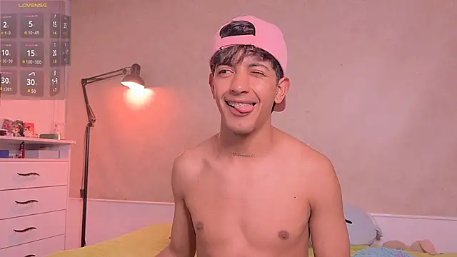 Show modela teobrowny na web-kameri