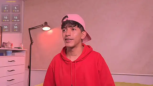 teobrowny webcam show