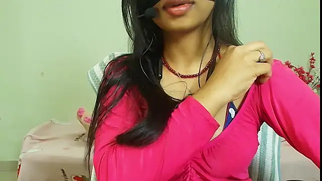 Pokazy przed kamerką – Pallavi_Krishna_Tamil