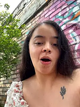 Srta_ahome69's Webcam Show