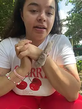 Srta_ahome69's Webcam Show