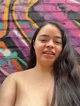 Srta_ahome69's Webcam Show