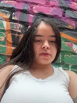 Srta_ahome69 Show in webcam